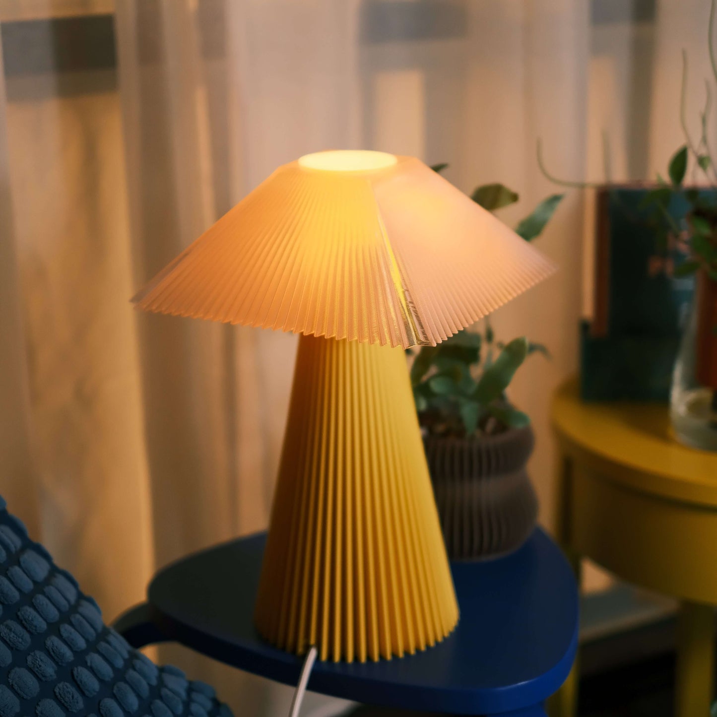 Super Pleaty Lamp