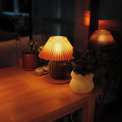 Pleaty Lamp