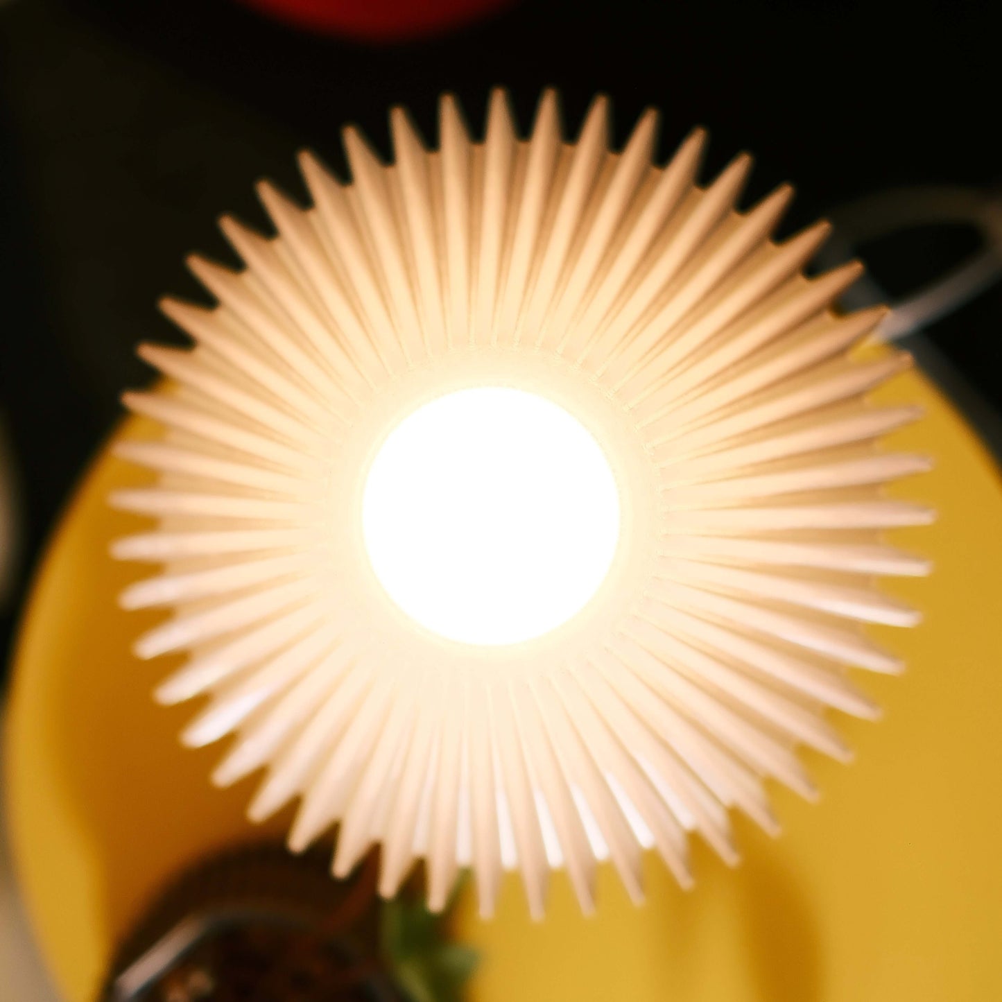 Super Pleaty Lamp