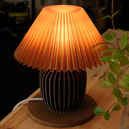 Pleaty Lamp