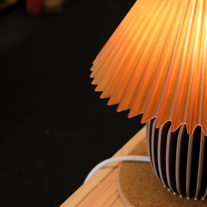 Pleaty Lamp