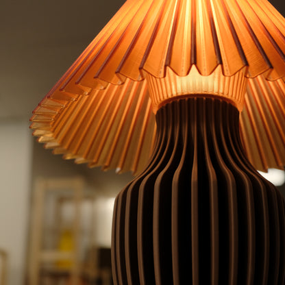 Pleaty Lamp