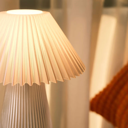 Super Pleaty Lamp